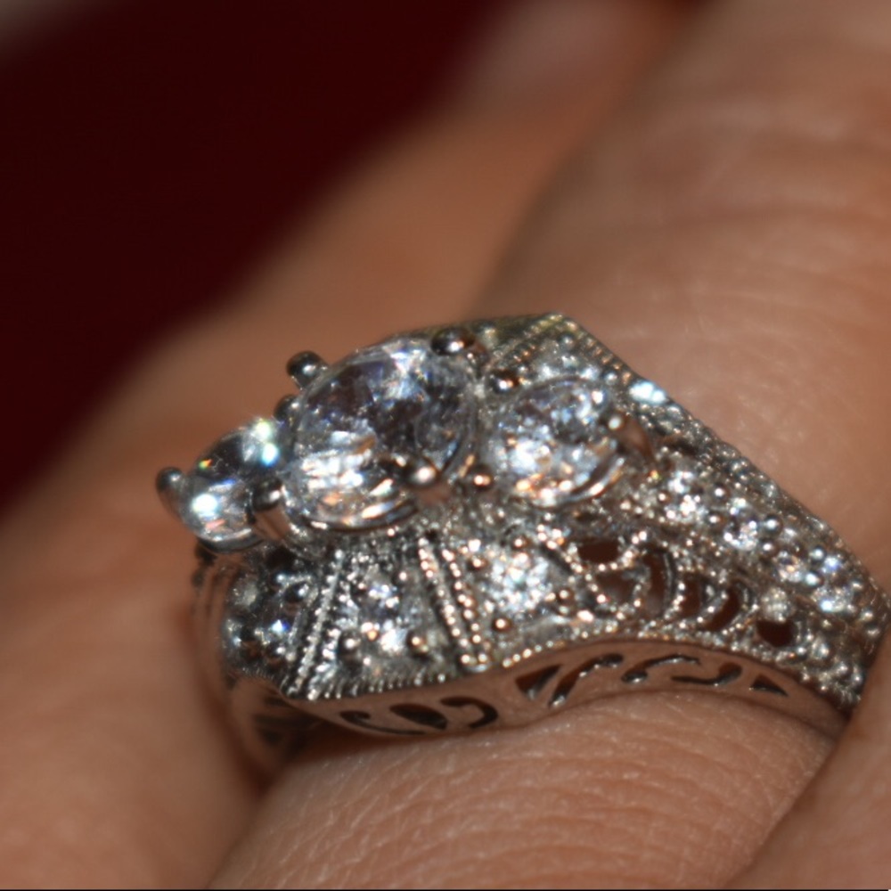 Beautiful sterling silver 925 engagement ring